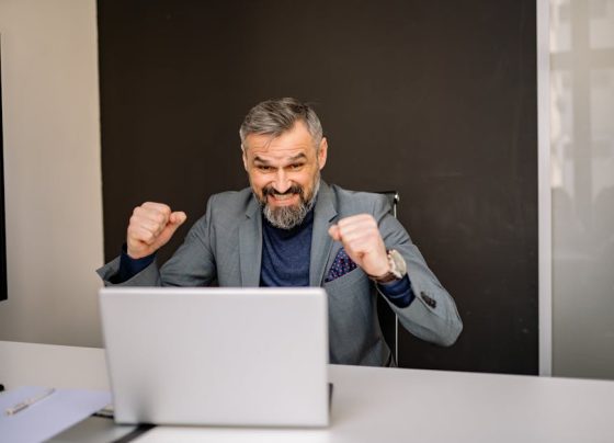 Consultor de Marketing Digital: Como Pequenas Empresas Vendem Mais com Orçamento Enxuto