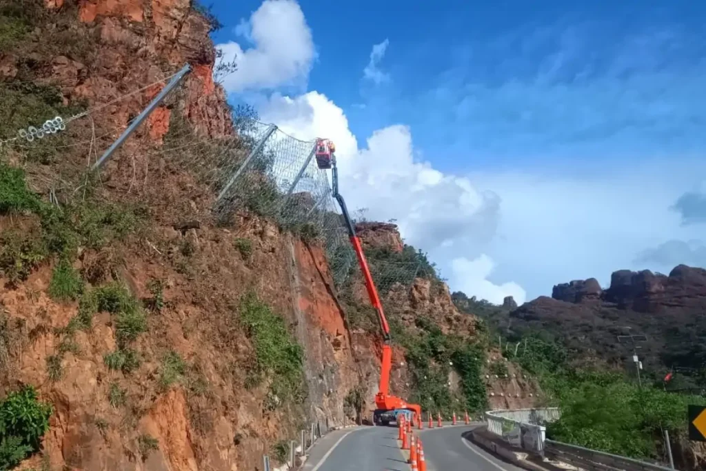 Trecho do Portão do Inferno, na MT-251, entre Cuiabá e Chapada dos Guimarães. (Foto: Sinfra-MT)