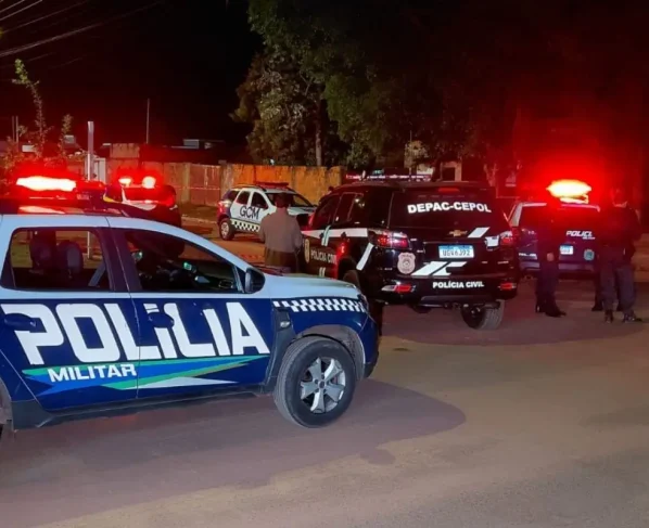 Polícia Militar e Civil atendem a ocorrência. (Foto: José Aparecido)