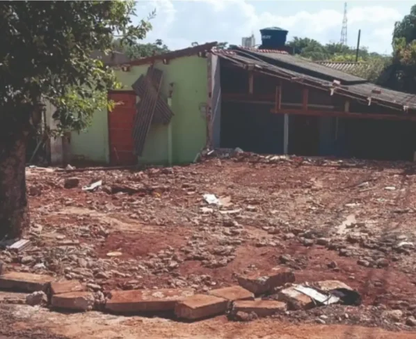 casa destruida tangara