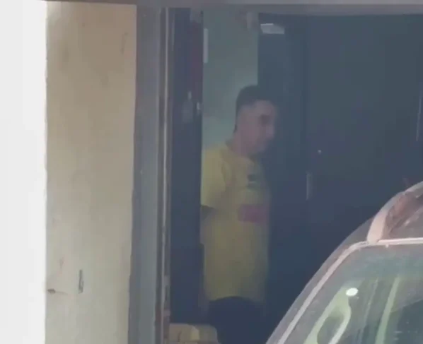 Neno Razuk na sede da Polícia Federal em Corumbá. (Foto: Rauã Araújo)