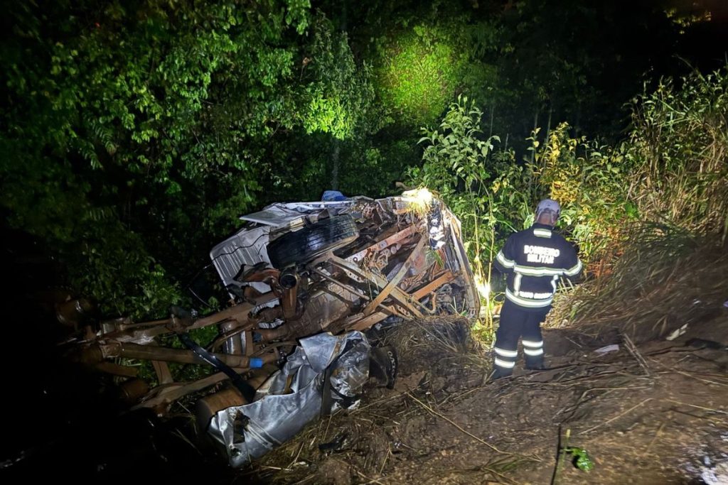 Acidente entre caminhões deixa cinco feridos em Lucas do Rio Verde. - Foto: CBMMT