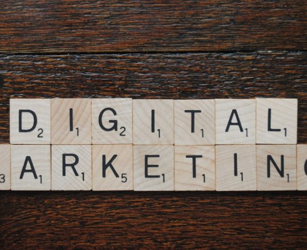 Gestão de Tráfego Pago vs SEO: Qual Traz Mais Retorno?