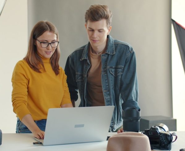 Perguntas de Entrevista para Estrategista Digital: Guia 2025