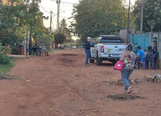Perícia e Polícia no local do crime (Foto: José Aparecido)